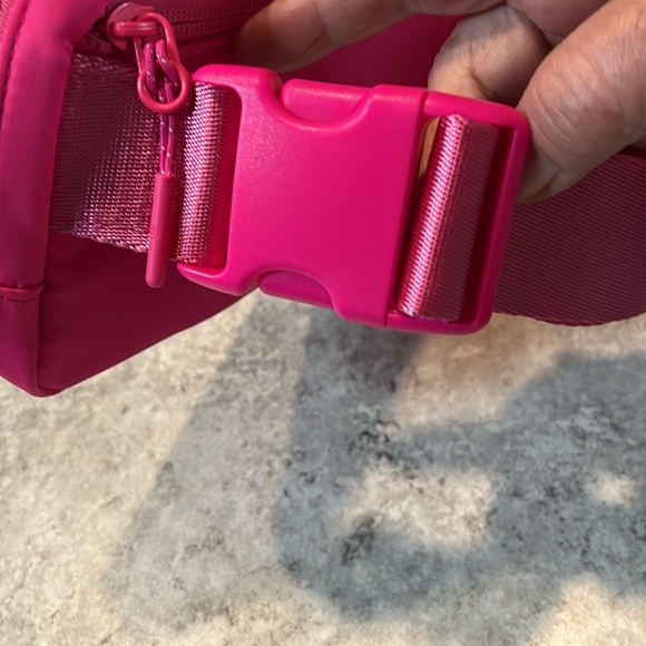 Lululemon Vibrant Red Crossbody Bag - Picture 9 of 9